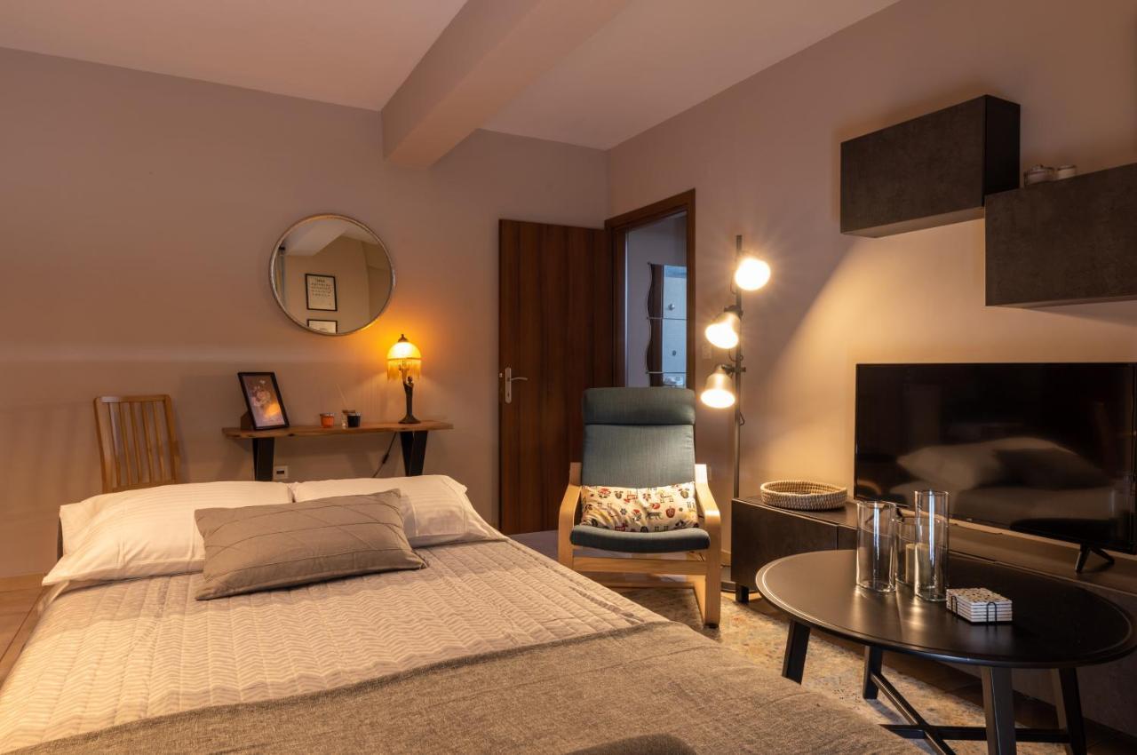 Eleni'S Modern Apartment Волос Екстериор снимка